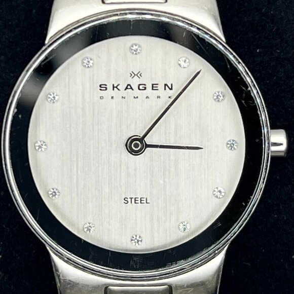 Skagen Denmark Round Silver Ladies watch Working - Picture 5 of 8